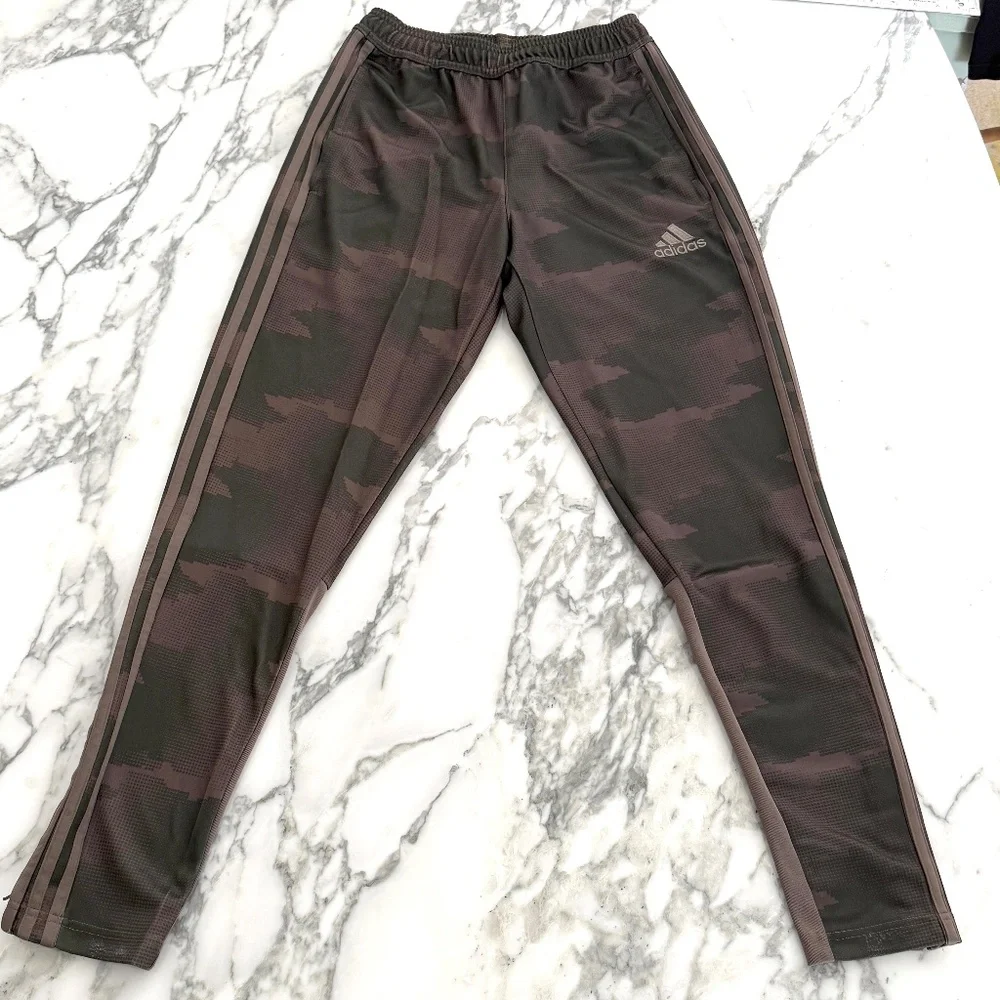 Mens Adidas Originals Camo Nylon Sweatpant, Size Small‎